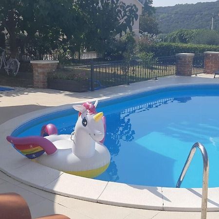 Apartments Robi- Swimming Pool And Beautiful Garden Kampor المظهر الخارجي الصورة