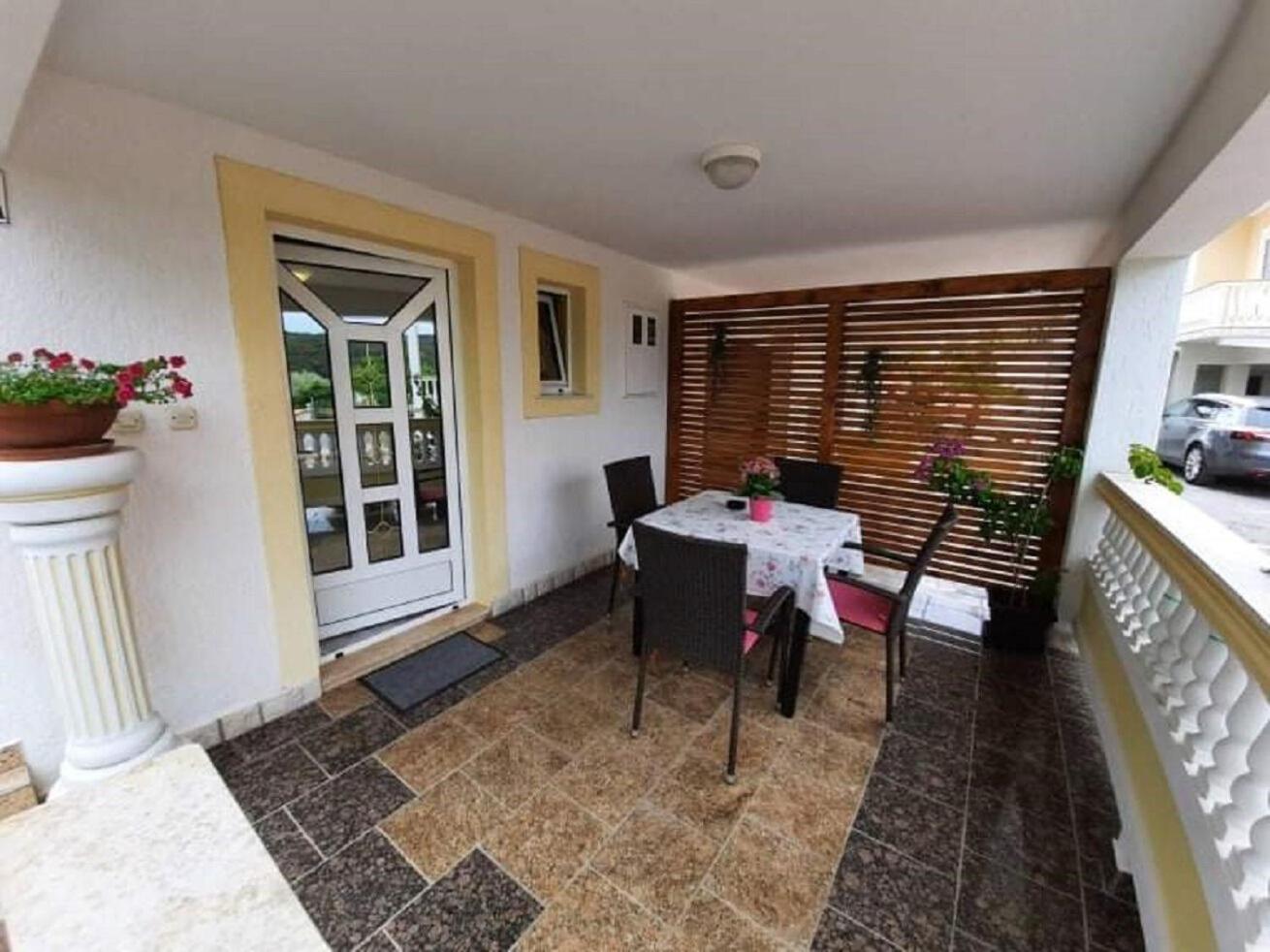 Apartments Robi- Swimming Pool And Beautiful Garden Kampor المظهر الخارجي الصورة