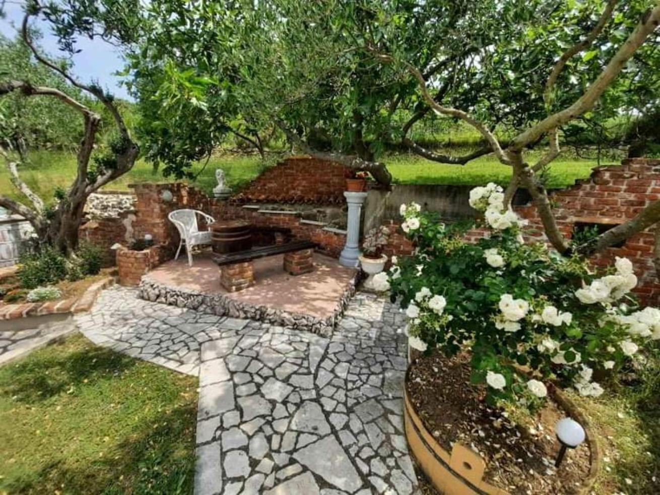 Apartments Robi- Swimming Pool And Beautiful Garden Kampor المظهر الخارجي الصورة