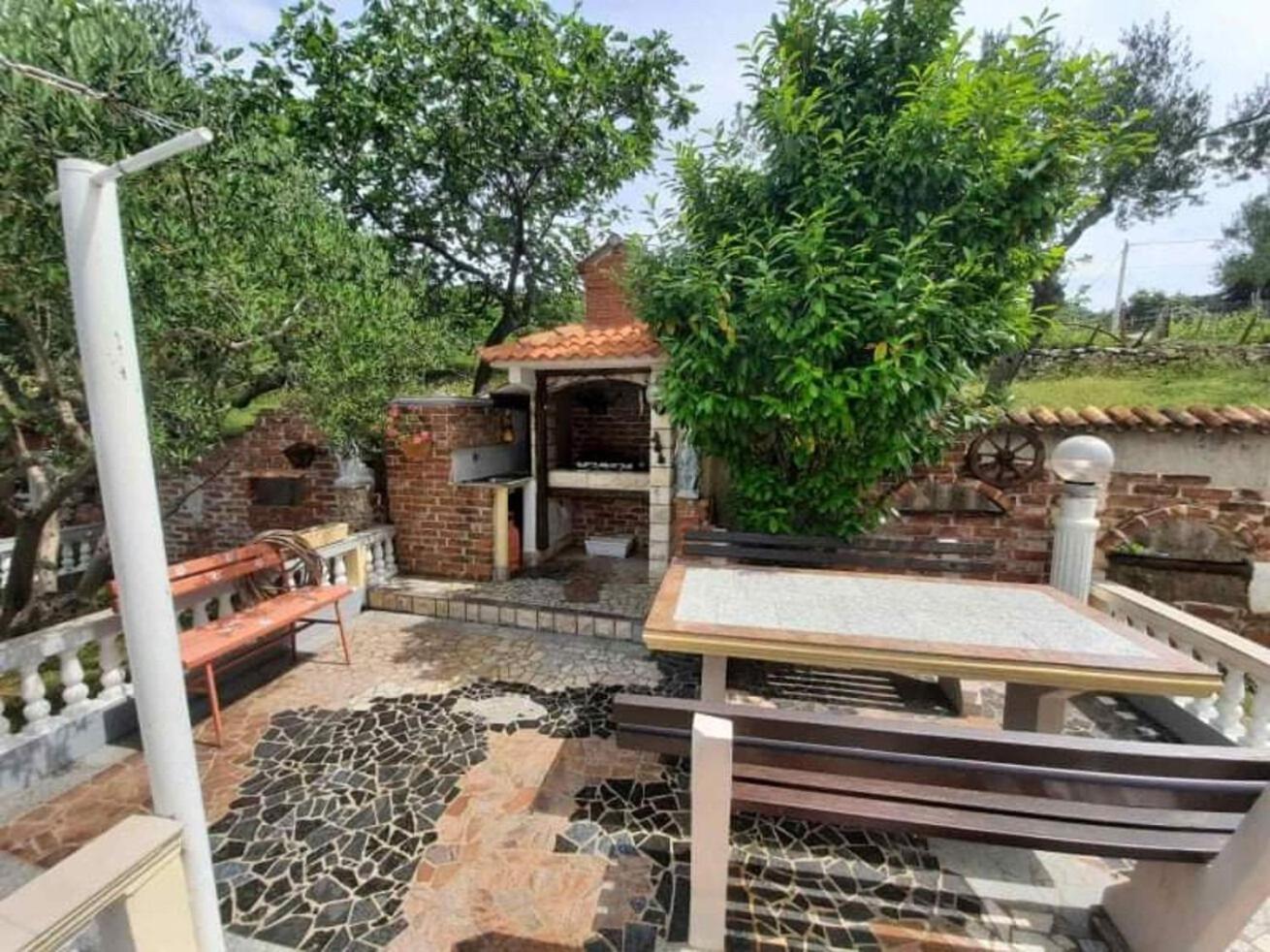 Apartments Robi- Swimming Pool And Beautiful Garden Kampor المظهر الخارجي الصورة