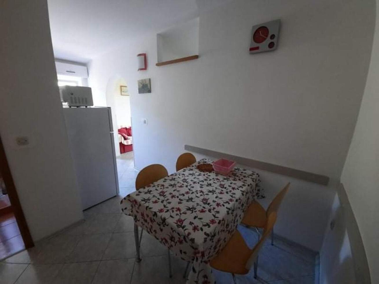 Apartments Robi- Swimming Pool And Beautiful Garden Kampor المظهر الخارجي الصورة